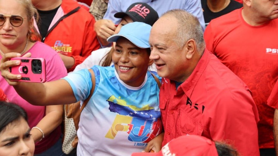 Diosdado Cabello en marcha por la victoria del 25 de Mayo