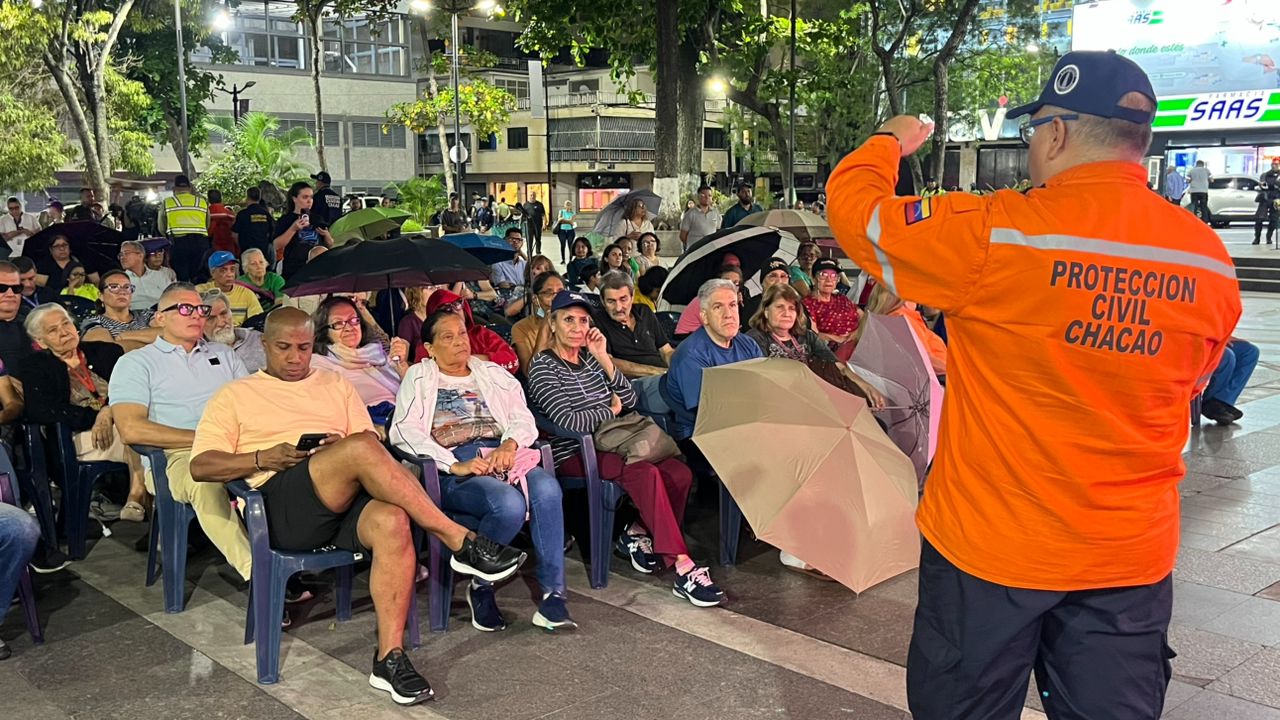 💯微信4470166💯[转载搬运] 换妻界的顶流[爱玩夫妻]清纯少女从害羞到放开直接潮吹 [3v 3.4G][百度盘]