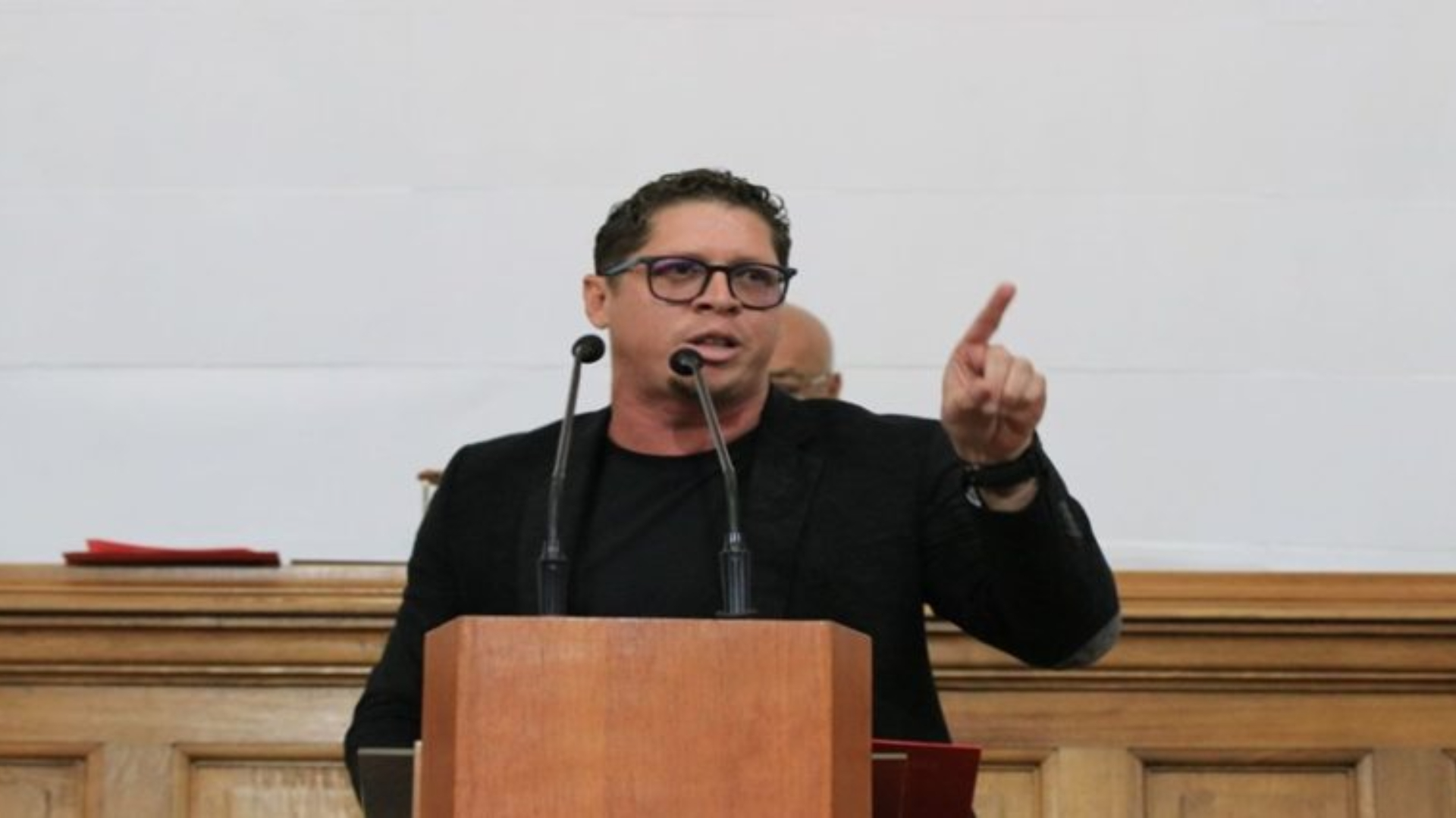 National Assembly Deputy Alberto Alvarado speaks on the bill that he introduced. Photo: National Assembly of Venezuela.