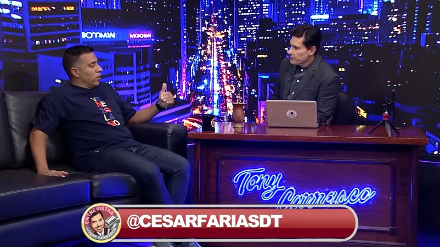 César Farías en entrevista con Tony Carrasco