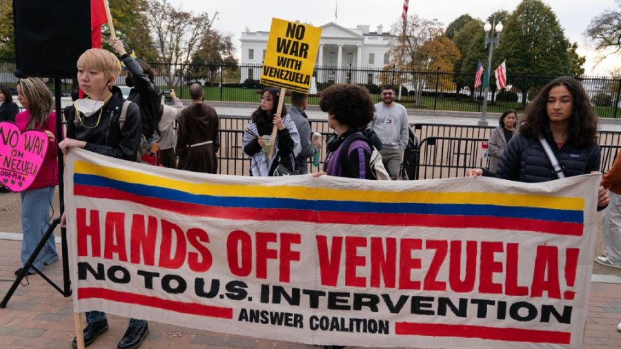 Protesta en Washington en contra de intervención en Venezuela