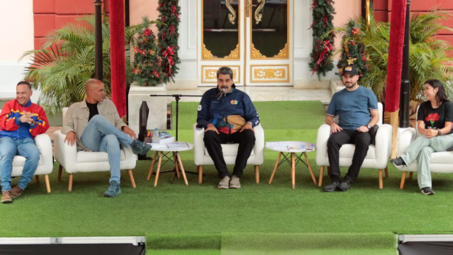 Maduro en encuentro con movilización de estudiantes universitarios.Cortesía