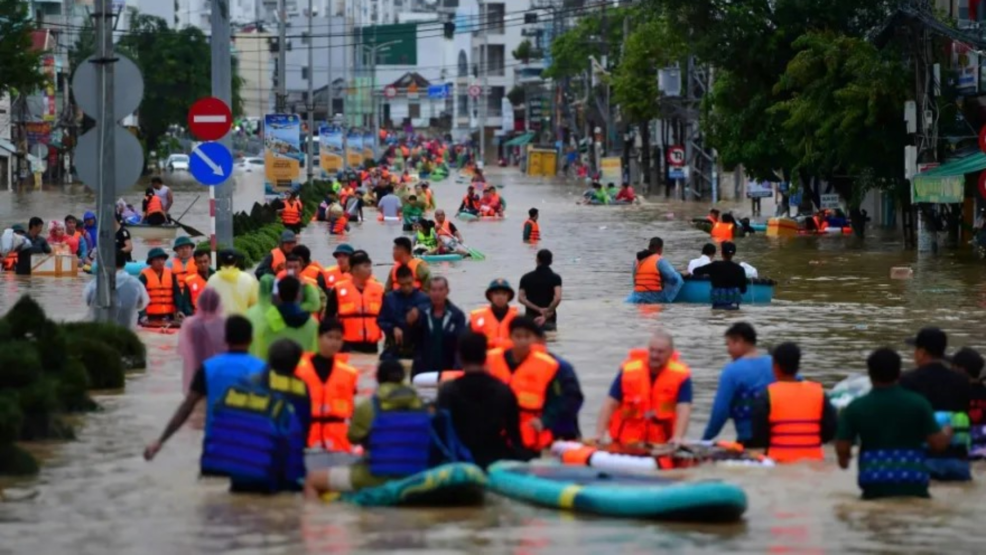 Fuertes tormentas azotan el centro y sur de Vietnam