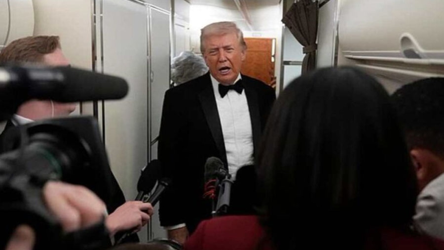 Donald Trump desde el avión presidencial Donald Trump desde el avión presidencial