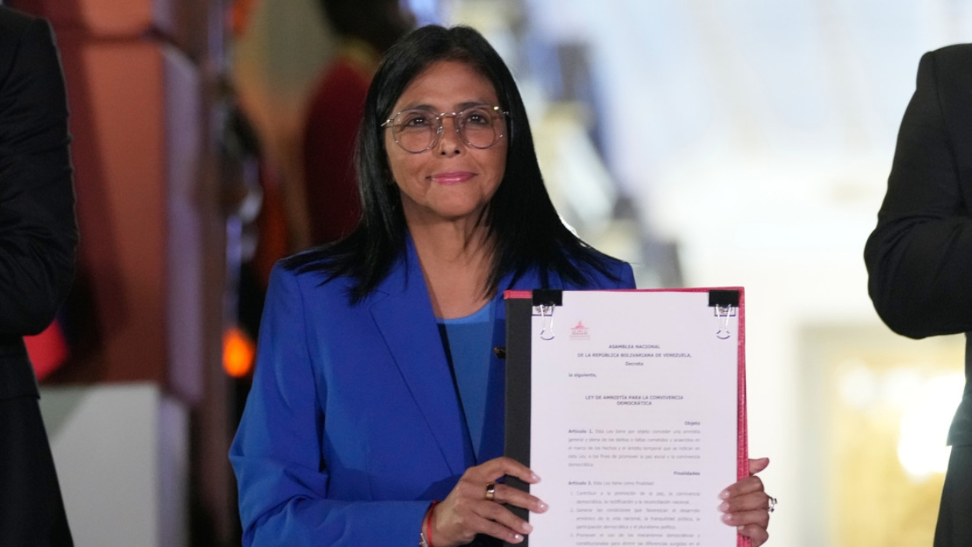 Presidenta (E) Delcy Rodríguez promulgó la Ley de Amnistía: "Se abre ...
