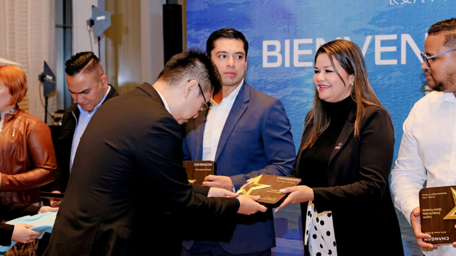 Equipo comercial de Changan Venezuela presente en el “Golden Sales ...