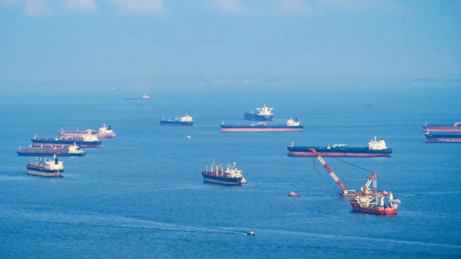 Petroleros evitan el estrecho Ormuz tras ataque de EU a Irán; preocupa el precio del crudo