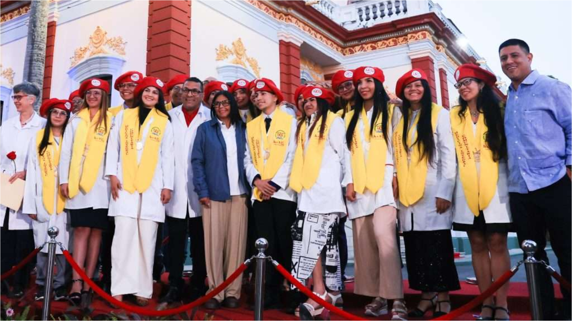 1.660 nuevos Médicos Integrales Comunitarios (MIC) (Prensa Presidencial)