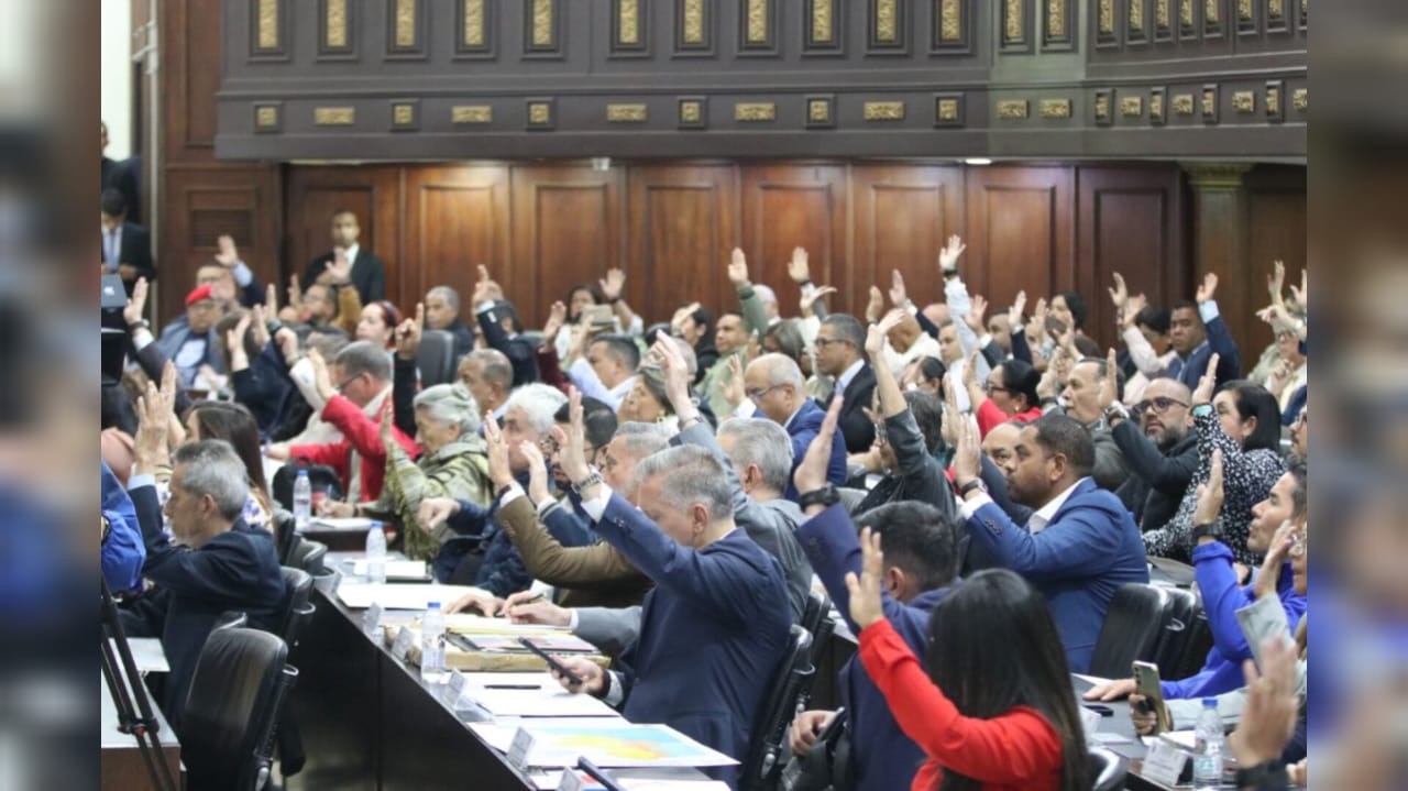 AN avanzó en el debate de 115 artículos de la Ley de Minas en su ...