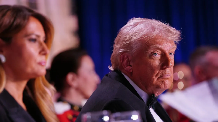 Donald Trump gala con la prensa