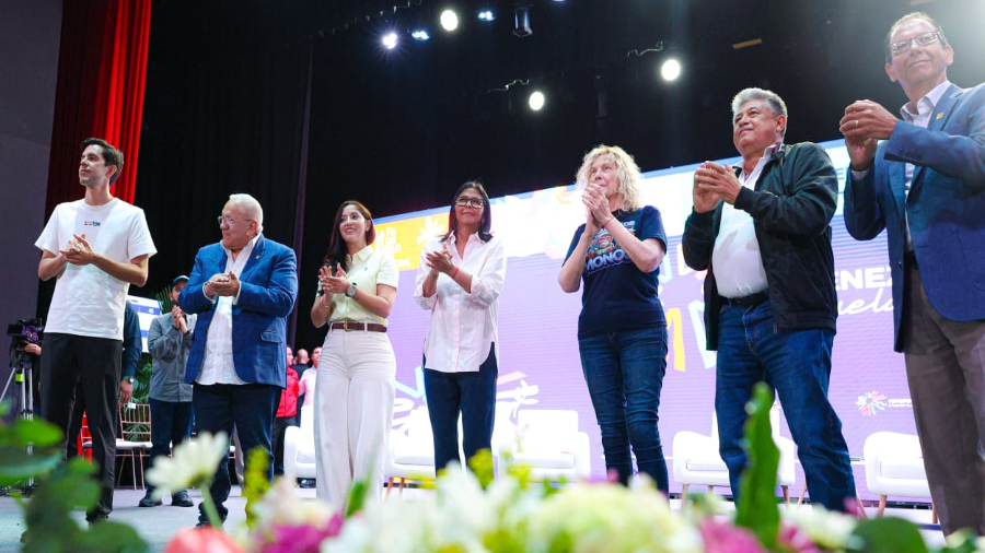 Delcy Rodríguez en el Teatro de la Ópera, Maracay