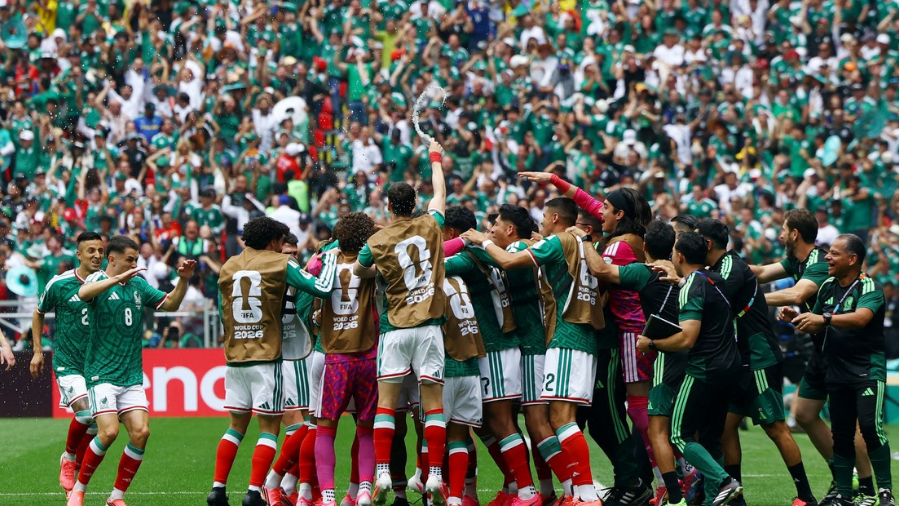 Anfitrión México vence 2-0 a Sudáfrica en partido inaugural del Mundial 2026