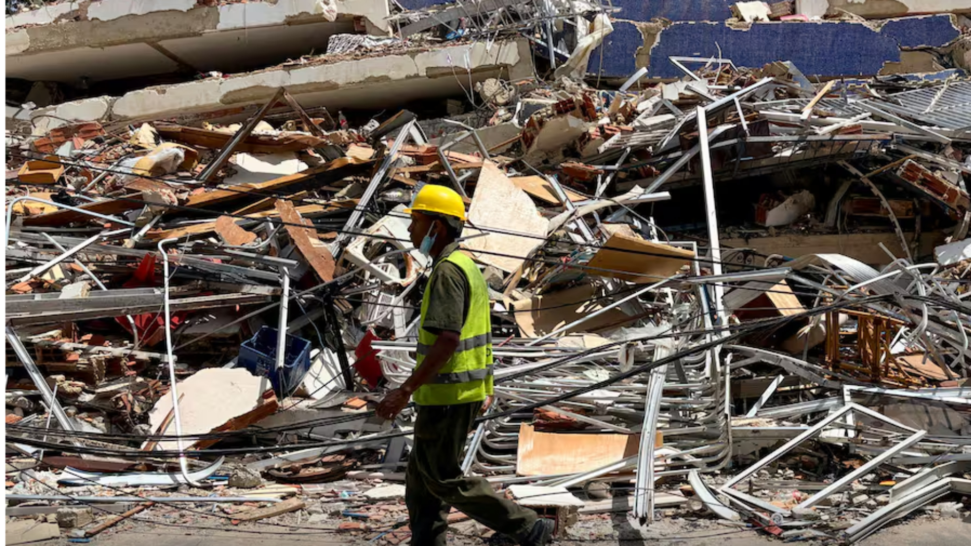 Se eleva a 2.595 los muertos por el terremoto en Venezuela (EFE)