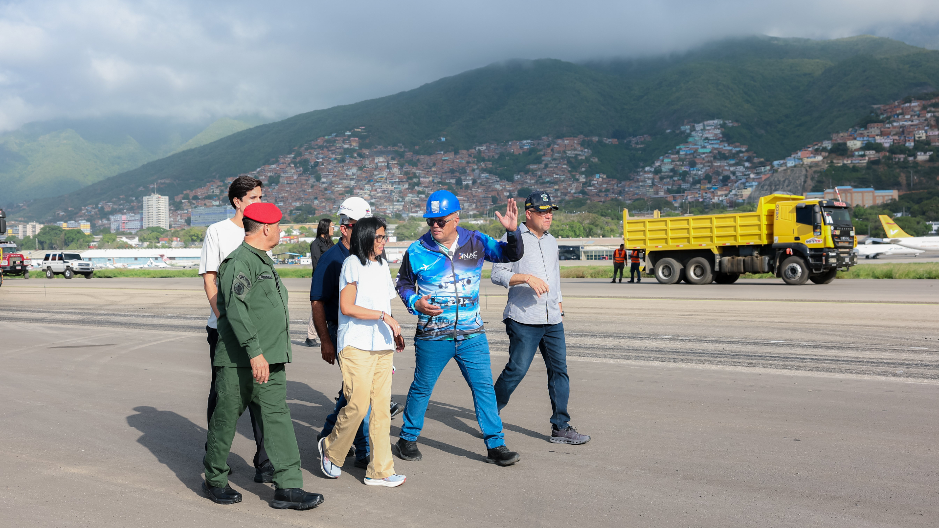 Rodríguez supervisa reparación en pista del Aeropuerto I. de Maiquetía