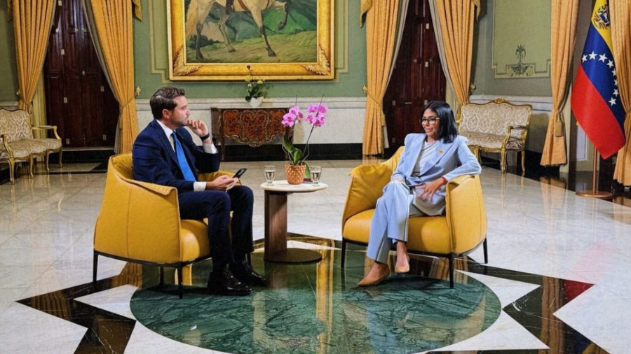 Presidenta de Venezuela manifiesta disposición de reunirse con Trump bajo condición de invitación formal