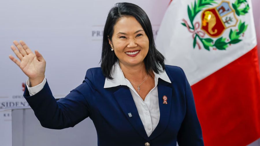 Perú vive su noveno cambio de presidente en diez años con la investidura de Keiko Fujimori