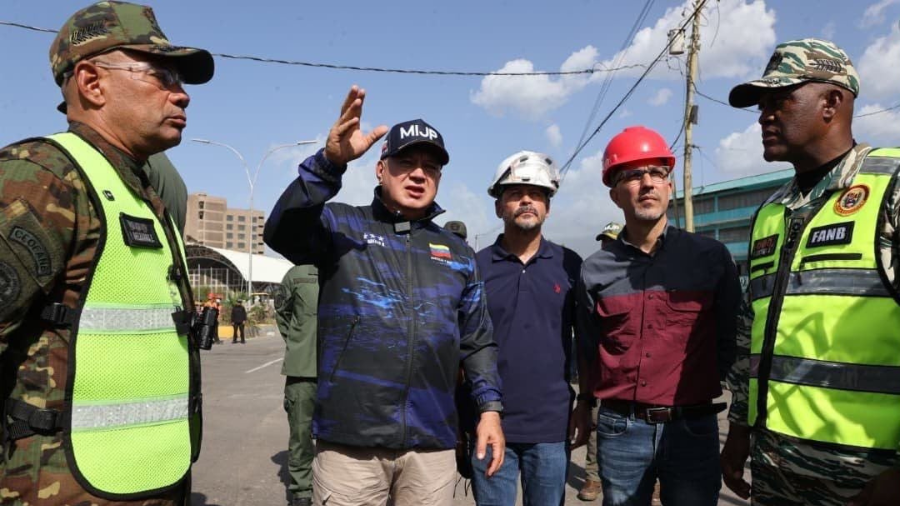Cabello supervisa el inicio de demoliciones controladas en La Guaira Cabello supervisa el inicio de demoliciones controladas en La Guaira