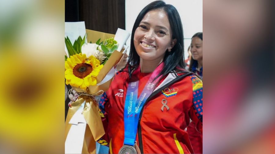 Delegación criolla aterrizó en el país cargado de medallas