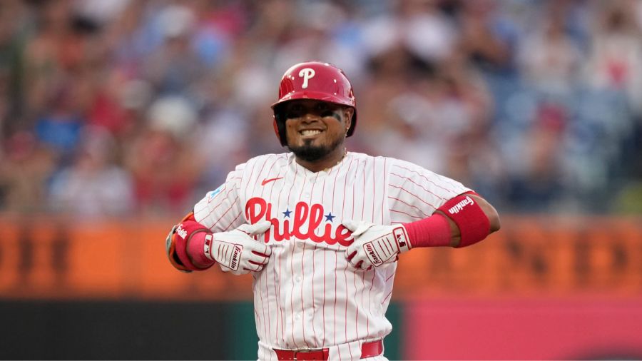 Photo: globovision.com Luis Arráez's 4-Game Hit Streak Fuels Phillies' 7-5 Comeback Win Over Twins