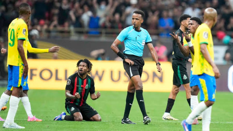 La UEFA designó al árbitro Omar Artan para la Supercopa de Europa tras su exclusión del Mundial