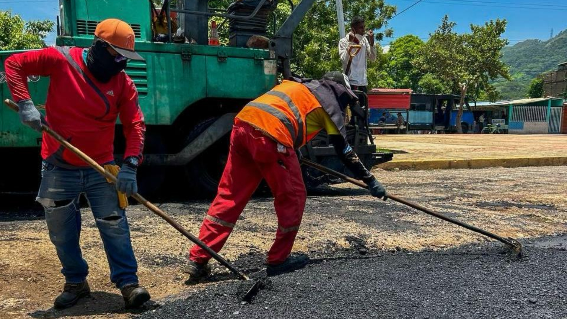 La Alcaldía de Puerto La Cruz despliega plan de asfaltado en San Diego para colocar 2 mil toneladas
